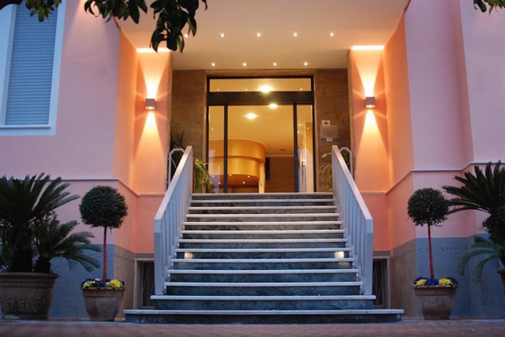 Hotel Napoleon サンレモ エクステリア 写真